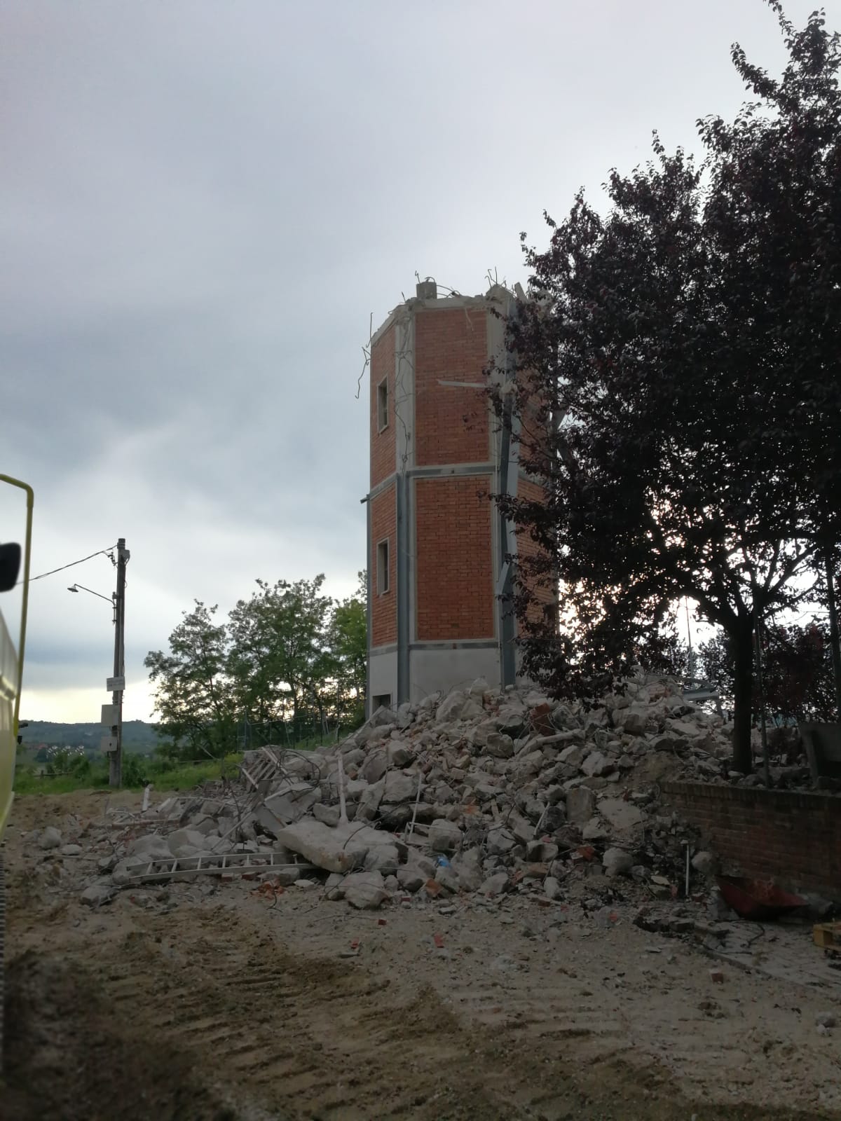 Demolizione definitiva torre di Moasca (8)